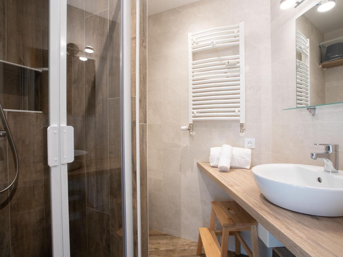 Apartment Les Tufs - Val Claret-5 By Interhome *